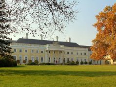 Vértesi látnivalók, műemlékek: Esterházy-kastély