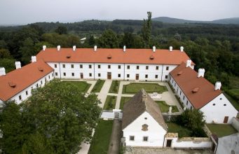 A Vértes szépségei, látnivalói: Majki műemlékegyüttes