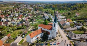 Nevezetességek, látnivalók régiónkban: Segítő Szűz Mária-templom és zarándokhely