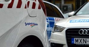 Összeütközött két autó Bokod és Oroszlány között