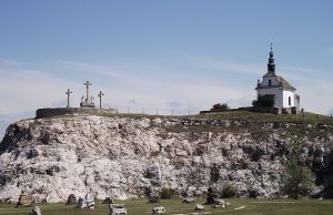 Különleges látnivalók és kirándulóhely: Tatai Kálvária-domb Természetvédelmi Terület