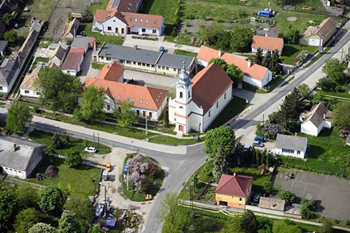 A Vértes környékének fontosabb közútjai: 8135-ös út