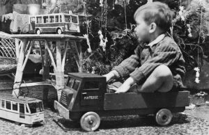 “…A karácsonyfát az 1950-es évekig ritkán vették…” – Móri, csókakői, bodajki, csákberényi szokások