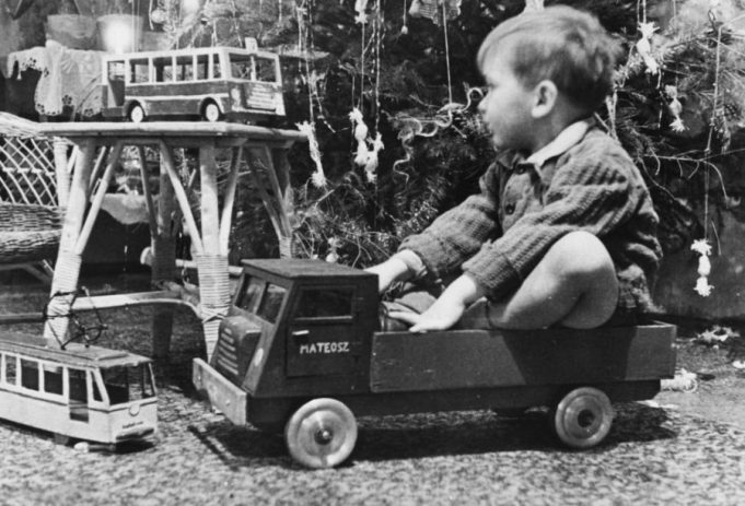 “…A karácsonyfát az 1950-es évekig ritkán vették…” – Móri, csókakői, bodajki, csákberényi szokások