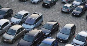 Ingyenesen lehet parkolni húsvétkor Székesfehérvár nagy részén
