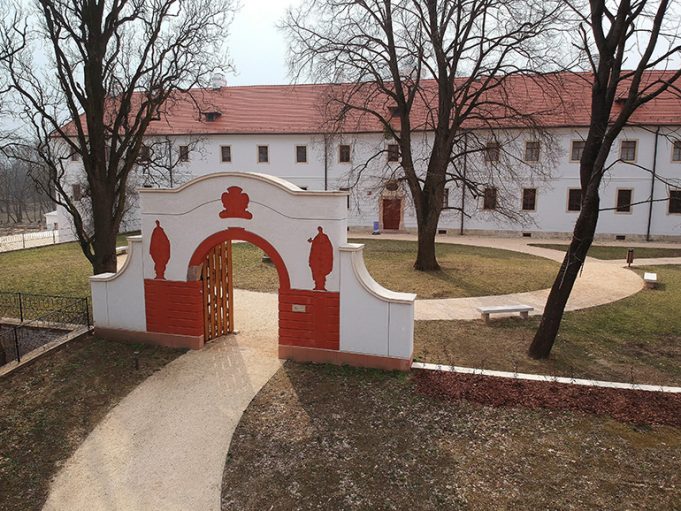 Nyolc kastéllyal kezdődik meg a kastélytörvény végrehajtása, köztük van a majki és a tatai is