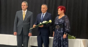 Csákvári intézményvezető elismerése
