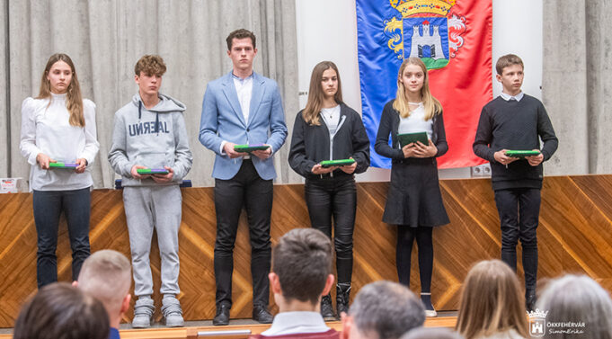 Őket jutalmazták a térségből