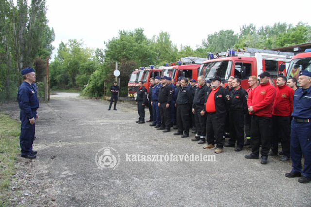 Füstben kutattak, szereltek és tüzet oltottak (+Képgaléria)