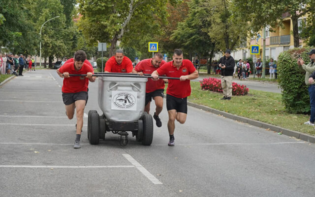 Taroltak a tűzoltók a bányásznapi csilletoló versenyeken