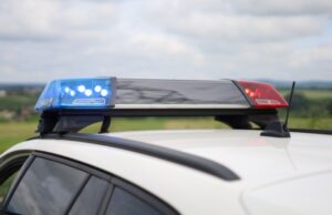 Fának hajtott egy autó Bokod és Oroszlány között