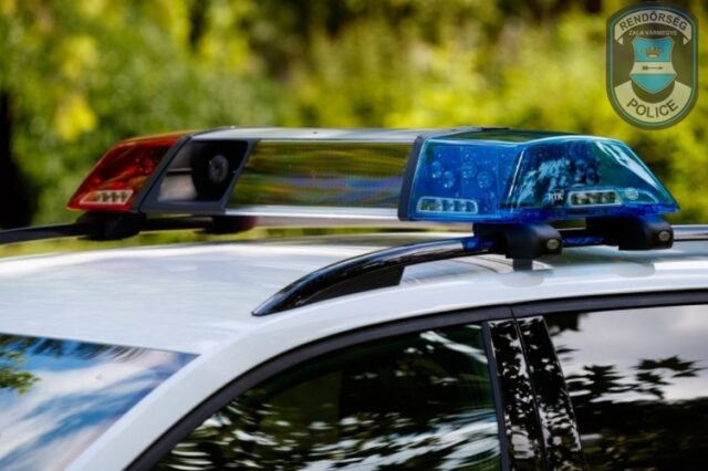 Egymásba futott két autó a 81-esen
