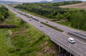 Az M1 autópályával érintett mind a négy vármegye összes díjköteles útjára érvényes az M1 regionális matrica